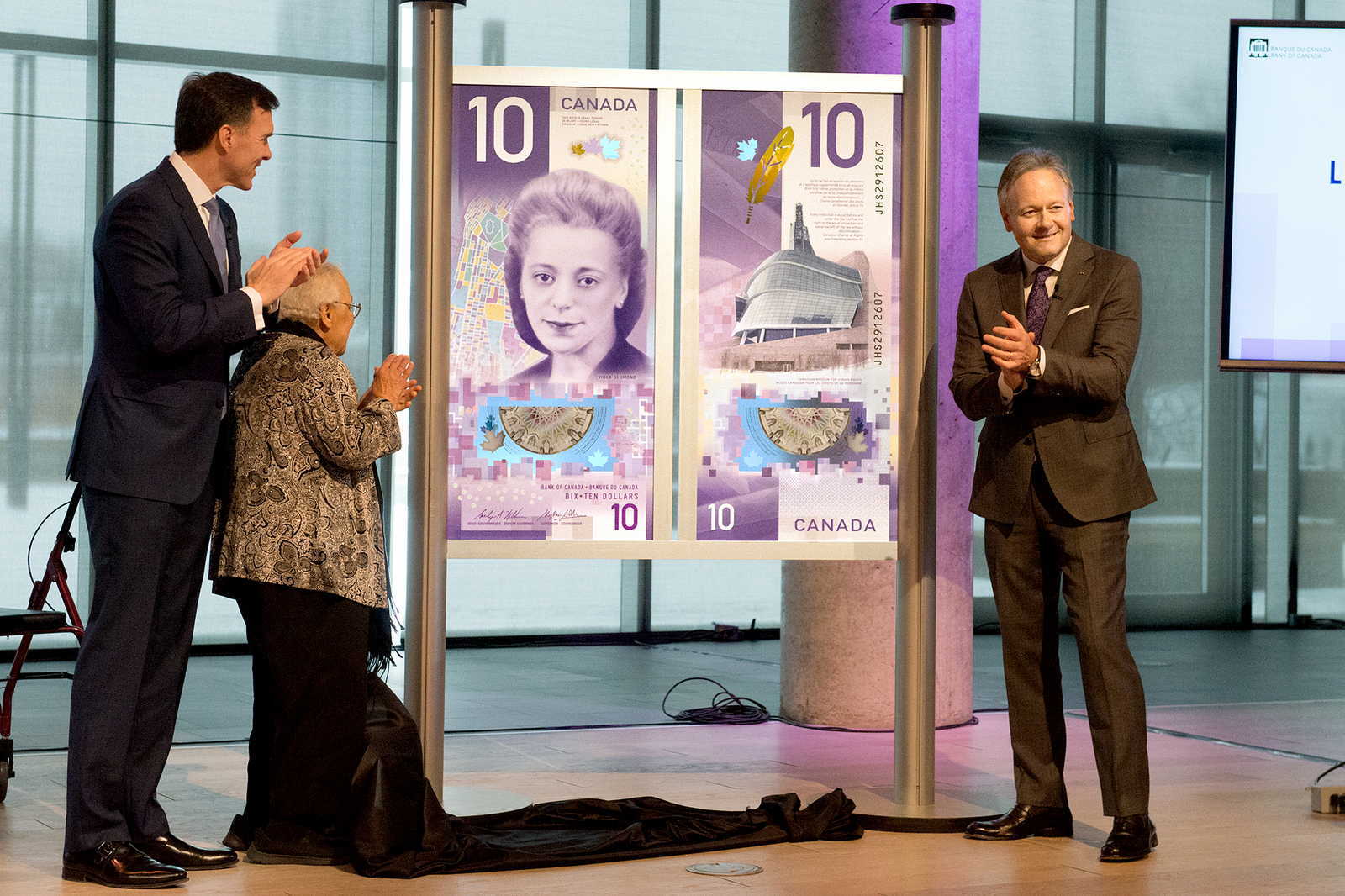 10$ VIOLA DESMOND, première femme sur un billet canadien et premier billet polymère « vertical »