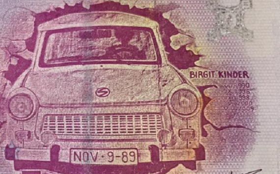 Zero euro banknote: TRABANT zum Angriff Berlinem Mauer/ TRABANT to the assault of BERLIN Wall