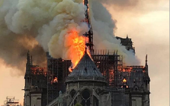 Incendie gigantesque à Notre dame de Paris