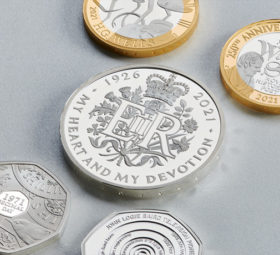 A coinset for Queen’s 95th birthday and 50th anniversary of Decimalisation
