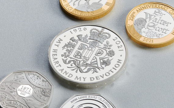 A coinset for Queen’s 95th birthday and 50th anniversary of Decimalisation