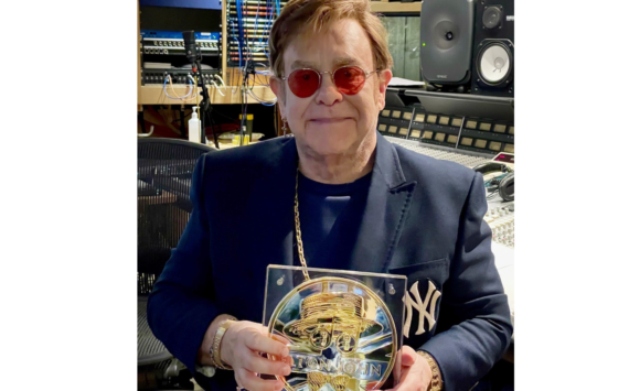 2021 unique Elton JOHN’s silver Medallion at Royal Mint Auction