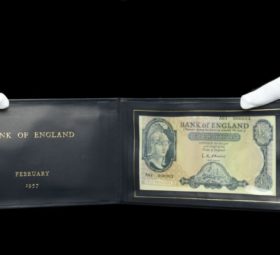 £22 000 for a 1957 fiver at DIX NOONAN auction house