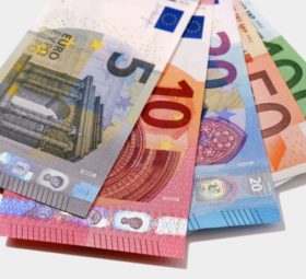 Euro banknotes: End of panic at Lithuanian ATMs