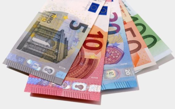 Euro banknotes: End of panic at Lithuanian ATMs