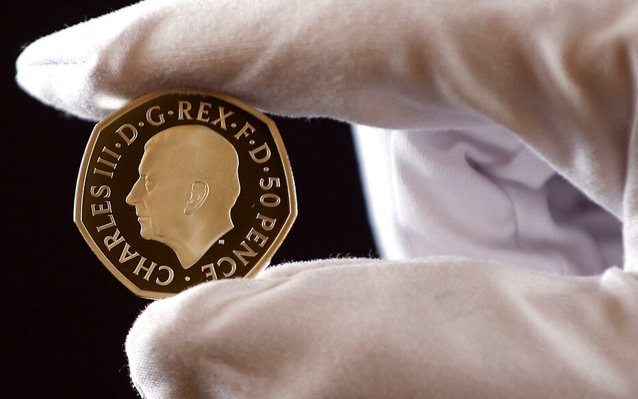 La Royal Mint dévoile deux pièces à l'effigie du roi Charles III